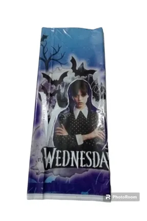 Wednesday%20Baskılı%20Masa%20Örtüsü